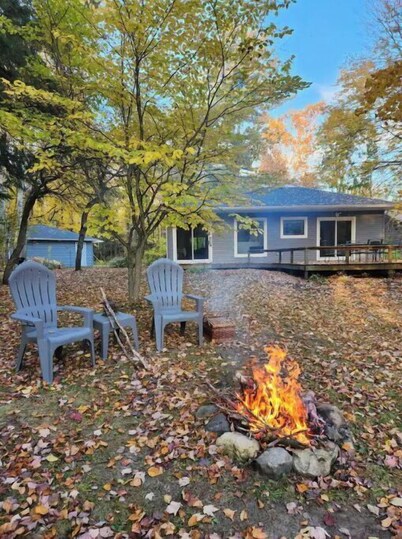 Hidden Hemlock Retreat Sauna, Spa Tub, Fireplace, 500M Wi-fi, L2+ EV Charger