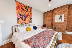 4 bedrooms, desk, iron/ironing board, free WiFi