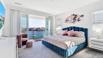 4 bedrooms, iron/ironing board, travel crib, free WiFi