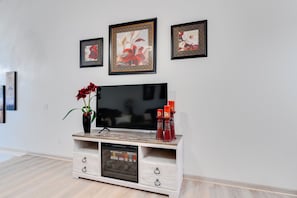 Interior - Spacious duplex home in St. Joseph, MO (Saint Joseph)