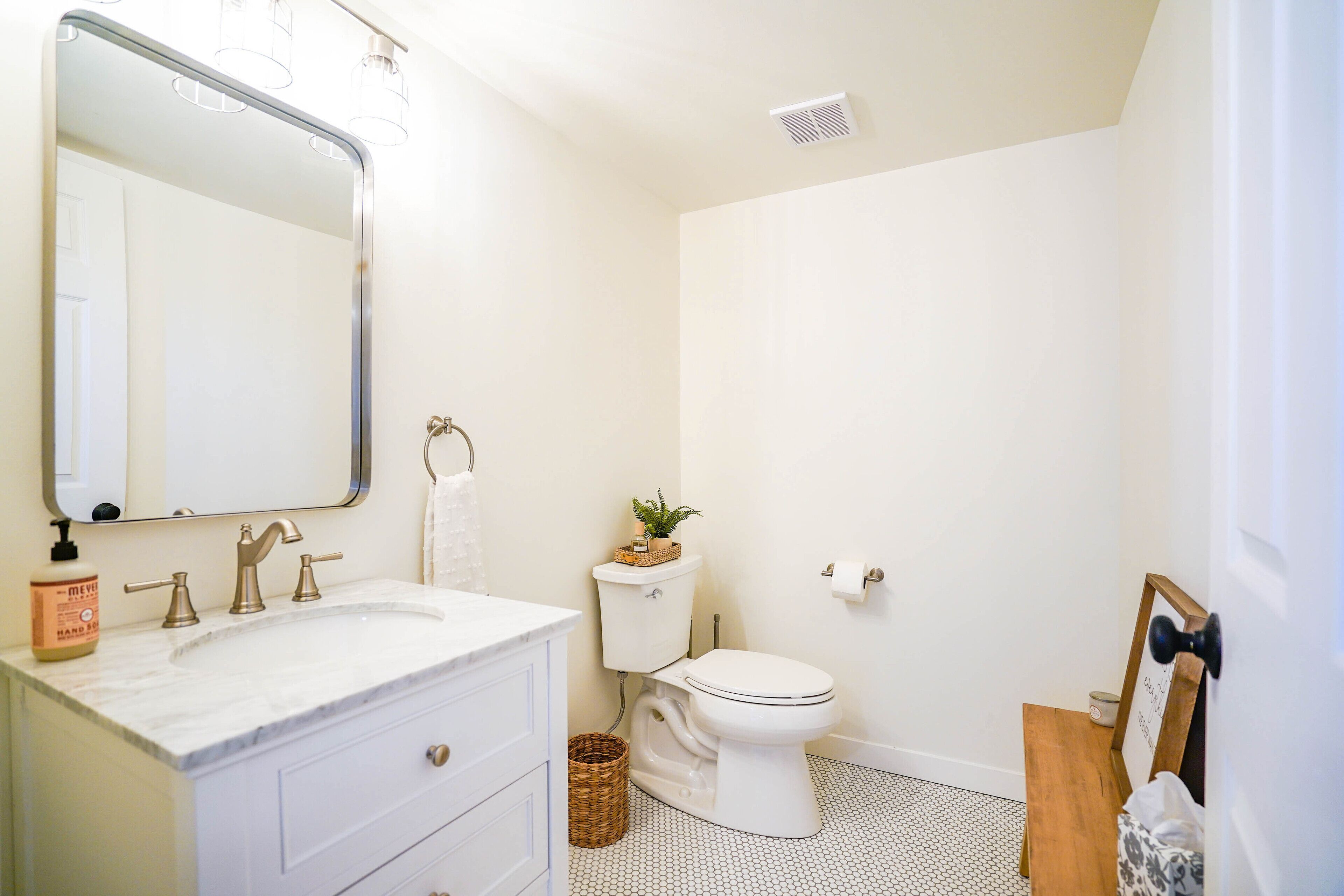 Shower, towels, soap, toilet paper