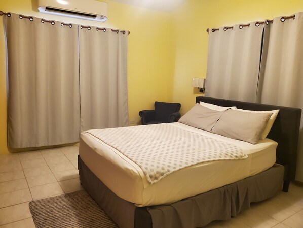 2 makuuhuonetta, työpöytä, silitysrauta/-lauta, Wi-Fi