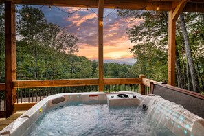 Tina de hidromasaje al aire libre