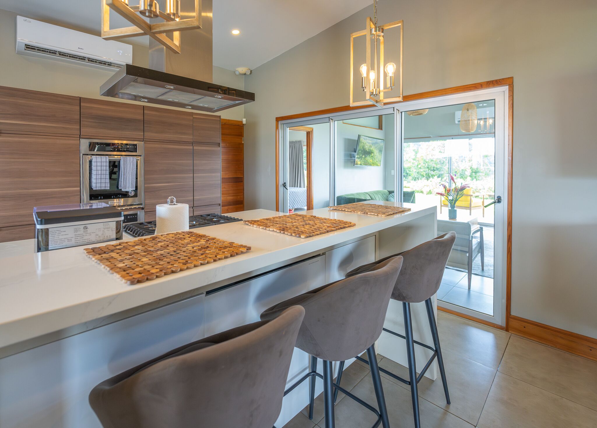 冰箱、微波炉、烤箱、炉灶