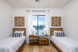 6 bedrooms, desk, iron/ironing board, travel crib