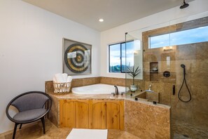 Combined shower/tub, hair dryer, towels, soap - Stunning Arizona estate with mountain views, a heated pool, game room, & hot tub (Scottsdale)