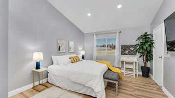 2 bedrooms, desk, iron/ironing board, free WiFi