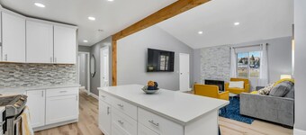 Open calender. Washer/dryer. Complementary Netflix. Struck Gold