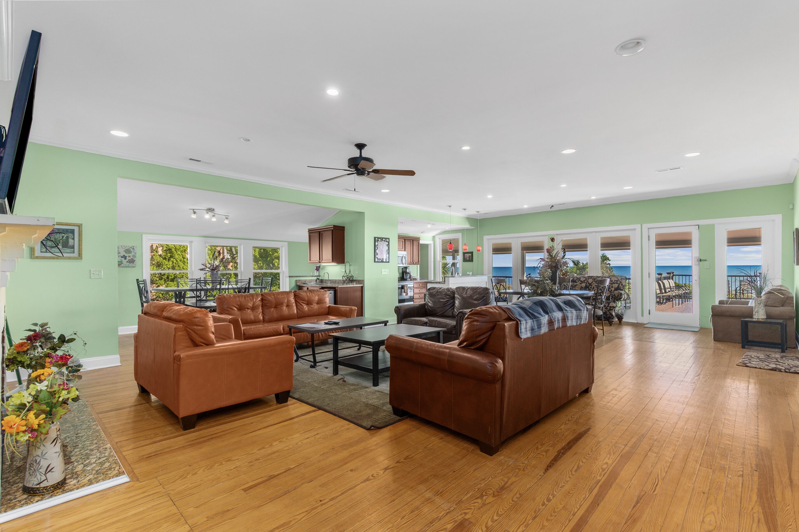 Smart TV, fireplace, foosball, table tennis