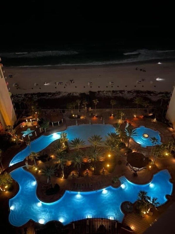 Innenpool, Außenpool