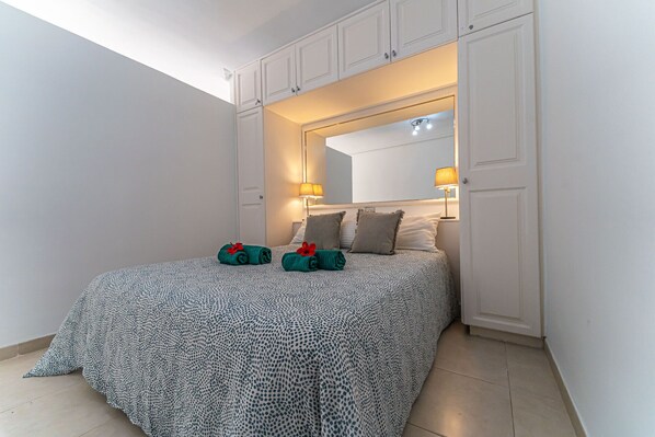 1 bedroom, in-room safe, iron/ironing board, free WiFi