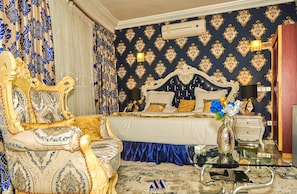 Executive Room | In-room safe, individually decorated, individually furnished, desk