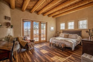 3 slaapkamers, een bureau, wifi, beddengoed