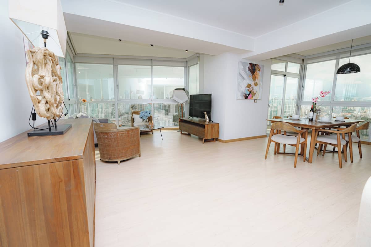 Apartment, 2 Bedrooms | Living area | 32-inch Smart TV with digital channels, TV, Netflix