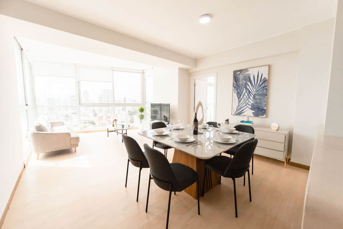 Een 32-inch smart-tv met digitale zenders, televisie en Netflix