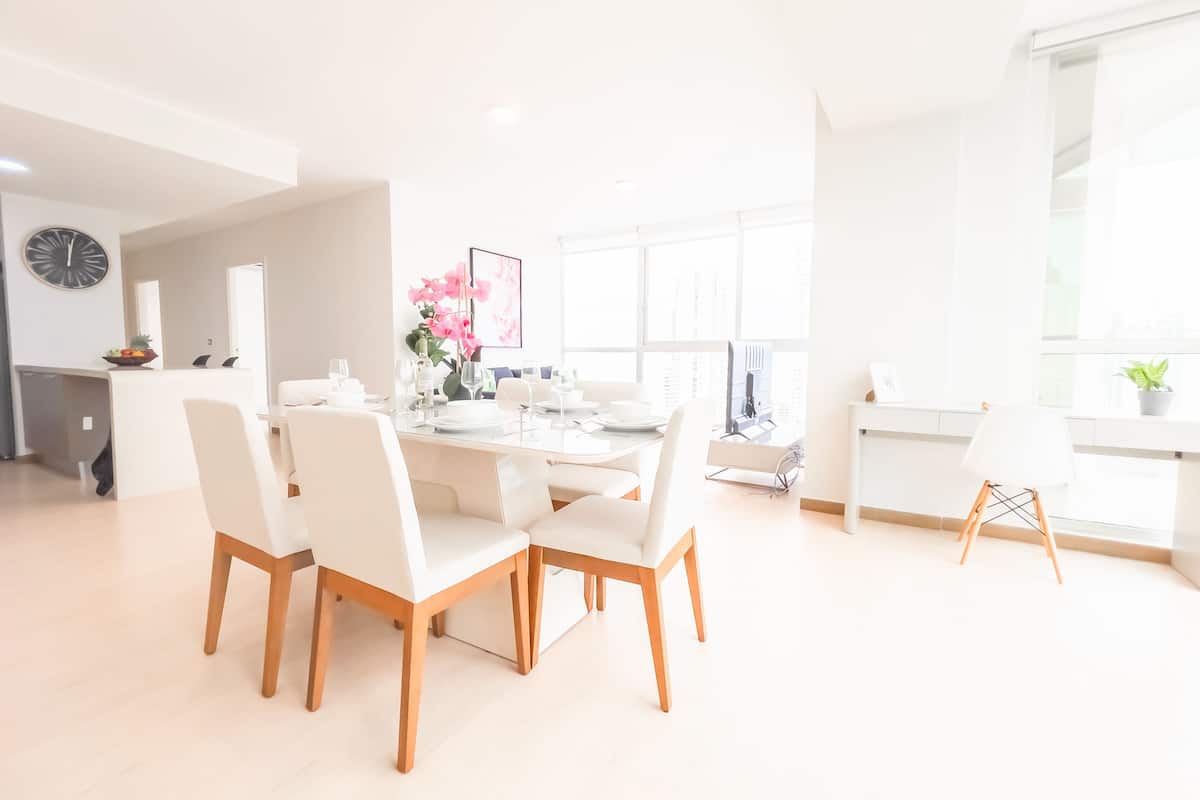 Apartment, 3 Bedrooms | Living area | 32-inch Smart TV with digital channels, TV, Netflix