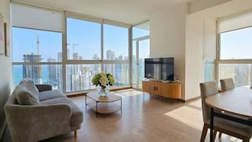 Appartamento, 3 camere da letto | Area soggiorno | Smart TV 32 pollici con canali digitali, TV, Netflix
