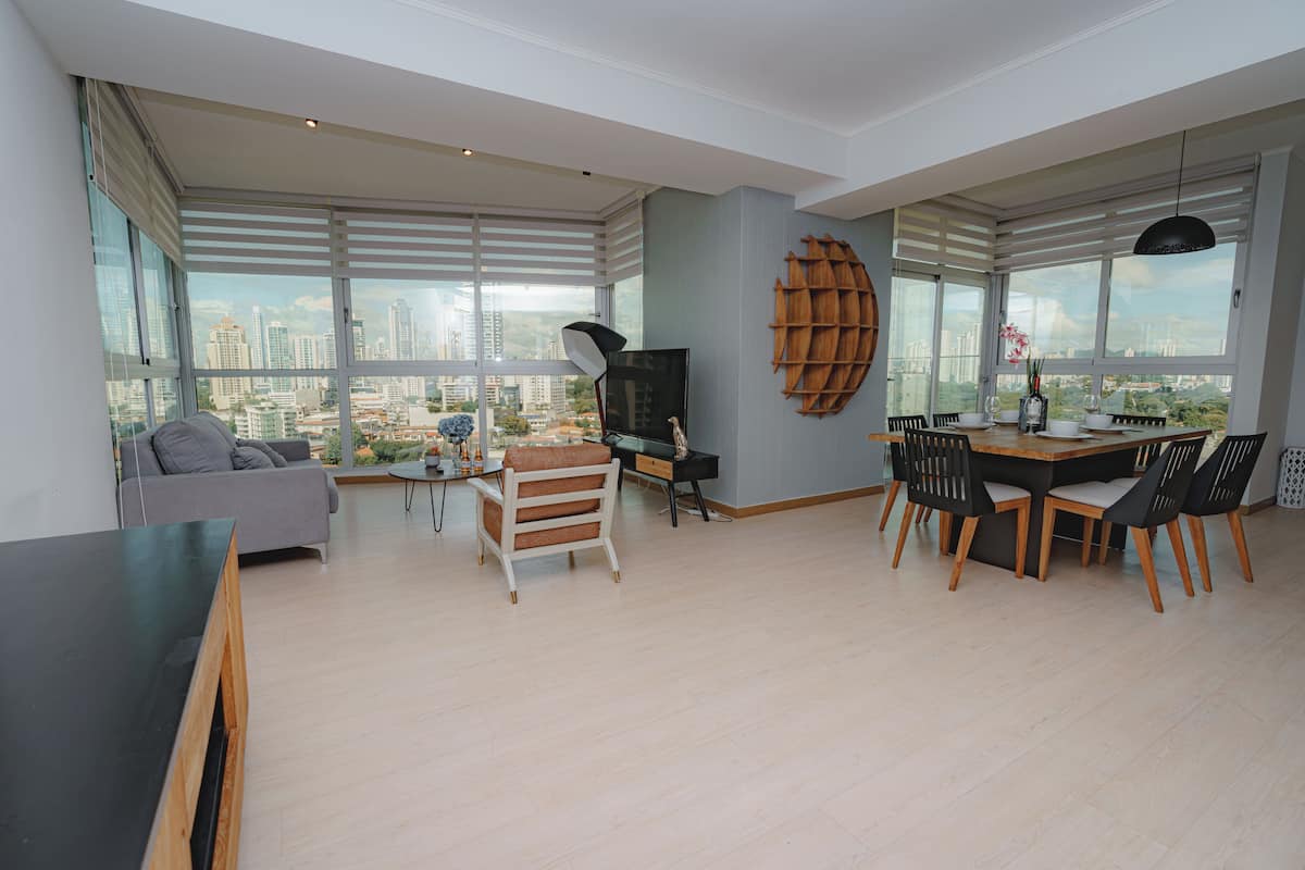 Apartment, 2 Bedrooms | Living area | 32-inch Smart TV with digital channels, TV, Netflix