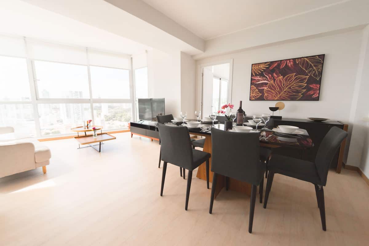 Apartment, 3 Bedrooms | Living area | 32-inch Smart TV with digital channels, TV, Netflix