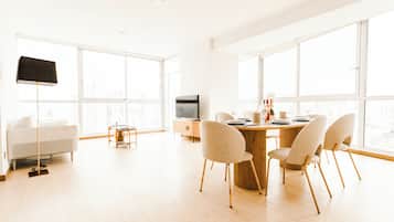 Appartement, 3 chambres | Salle à manger