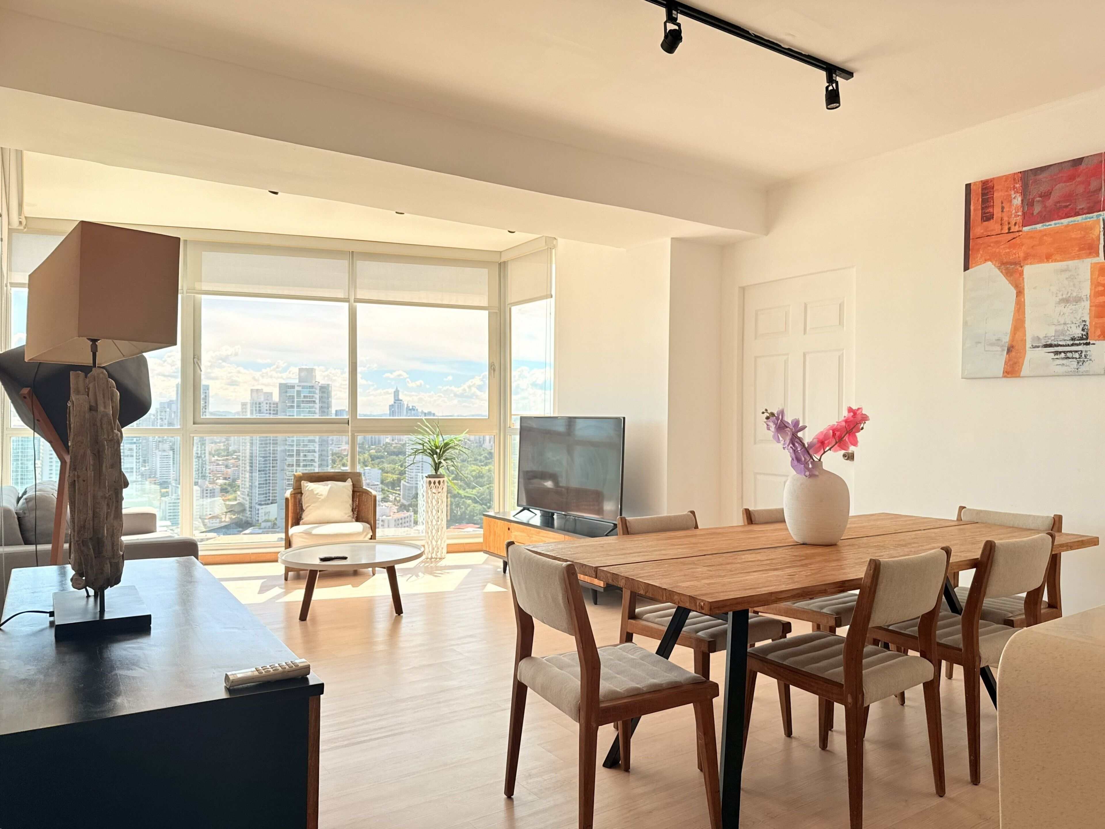 Appartement Confort, 3 chambres | Aire de séjour | Téléviseur connecté de 32 po avec télévision numérique, téléviseur