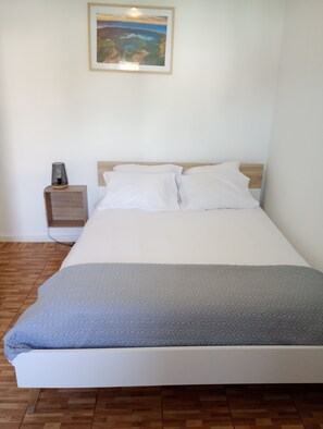 2 bedrooms, in-room safe, iron/ironing board, WiFi