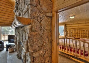 5 bedrooms, iron/ironing board, free WiFi, bed sheets