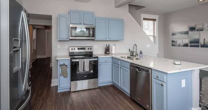 Heart of Mainstrasse Apt 4