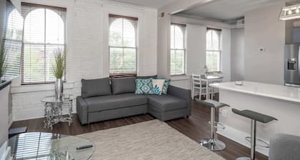 Heart of Mainstrasse Apt 4