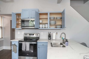 Condo, 1 Queen Bed with Sofa bed, Kitchen | Private kitchen | Fridge, microwave, oven, stovetop - Heart of Mainstrasse Apt 4 (Covington)