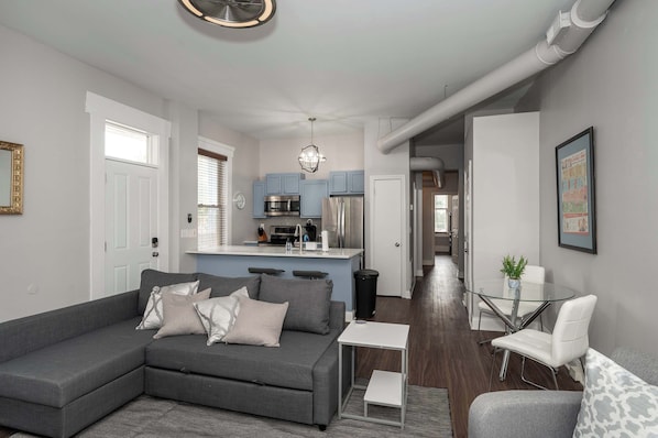 Appartement, 2 queensize bedden, keuken | Woonruimte | Een 40-inch televisie met digitale zenders