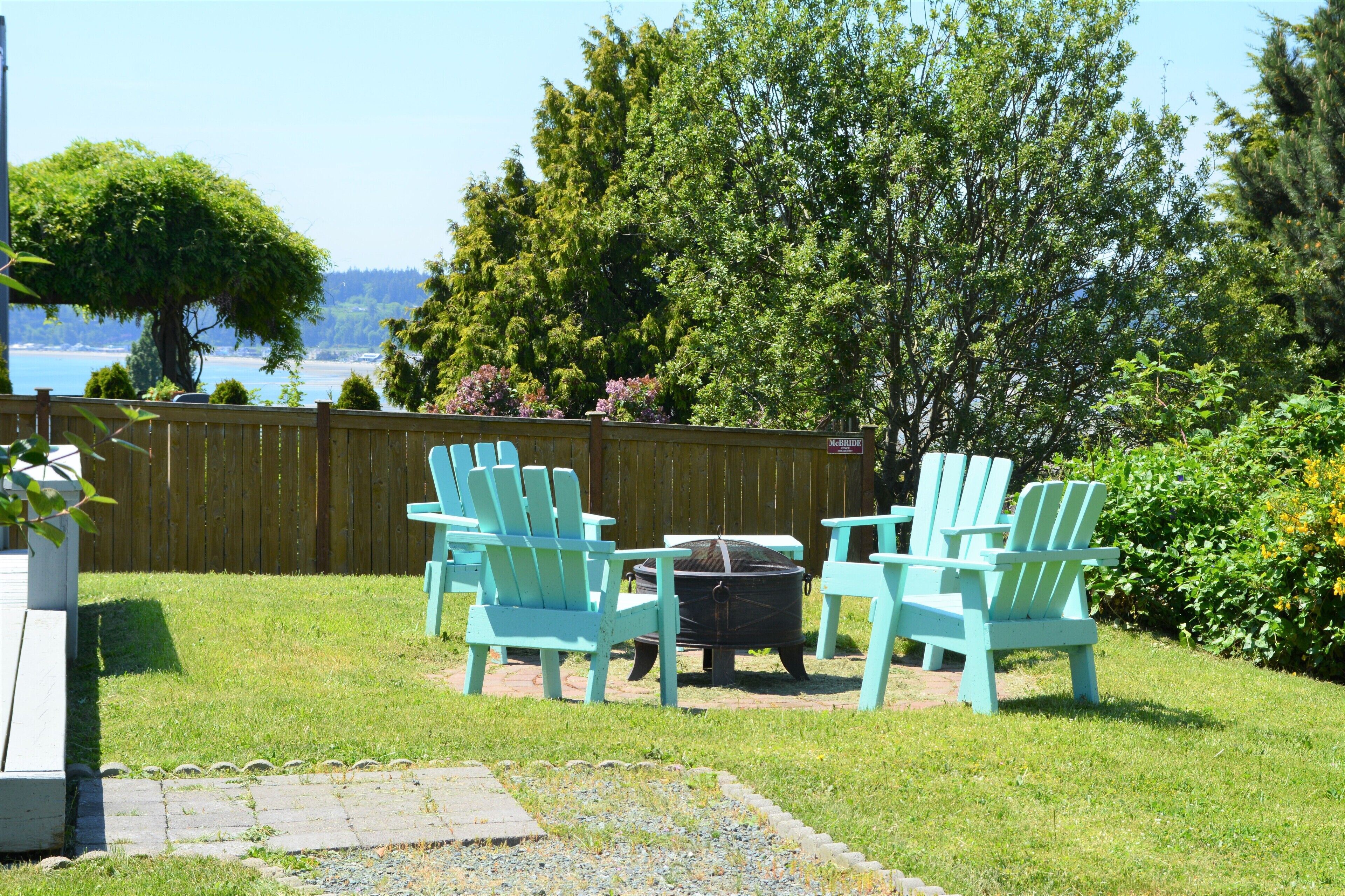 Close to the beach and shops; fast wifi - as about flexible check in and outs! 