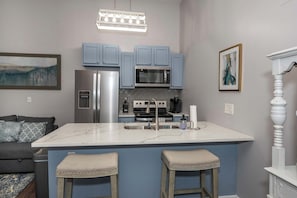 Condo, 1 Queen Bed with Sofa bed, Kitchen | Private kitchen | Fridge, microwave, oven, stovetop - Heart of Mainstrasse Apt 2 (Covington)