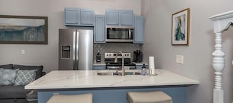 Heart of Mainstrasse Apt 2