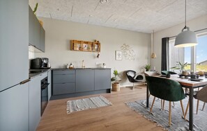 Fridge, dishwasher, coffee/tea maker, cookware/dishes/utensils - 3 bedroom amazing home in Thisted (Thisted)