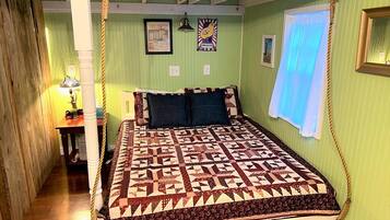 Decoración personalizada, muebles diferentes y ropa de cama