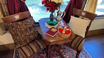 Cabaña Prestigio | Decoración personalizada, muebles diferentes y ropa de cama