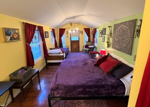 Design Cabin | Individually decorated, individually furnished, bed sheets - Gorgeous Stays (Bryson City)