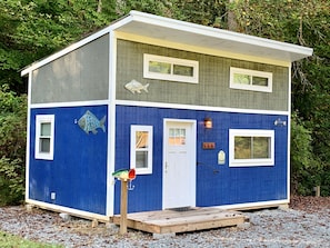 Individually decorated, individually furnished, bed sheets - Gorgeous Stays (Bryson City)