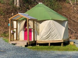 Romantic Tent | Individually decorated, individually furnished, bed sheets