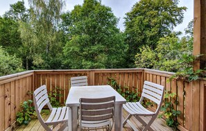 Outdoor dining - Beautiful home in älmhult with kitchen (Älmhult)
