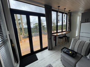 Televisor intel·ligent, llar de foc i estèreo