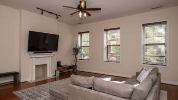 Condo, 2 Queen Beds, Kitchen, Garden View | Interior