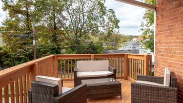 Condo, 2 Queen Beds, Kitchen, Garden View | Balcony view