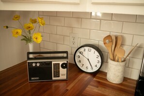 House, Multiple Beds, Patio, Garden View | Private kitchen | Fridge, microwave, oven, stovetop