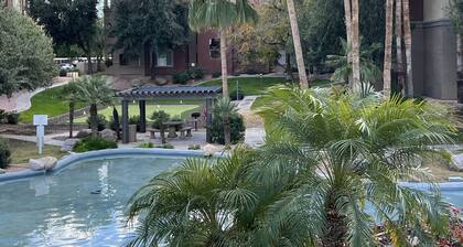 Cozy Condo in Resort Gated Community ! Across Papago Golf Club ! Mins to airport