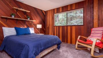 House, Multiple Beds, Fireplace, Garden View | 4 bedrooms, free WiFi, bed sheets