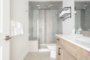Combined shower/bathtub
