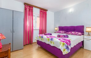 2 bedrooms, free WiFi, bed sheets - Lovely apartment in Pula with kitchen (Pula)