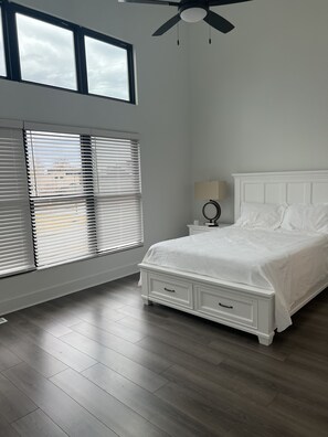 3 bedrooms, WiFi, bed sheets - Distillery Heights Townhouse (Lexington)